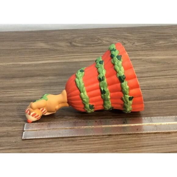 Avon 1991 Porcelain Christmas Bell Garland of Greetings, with Bear on top - Picture 7 of 8